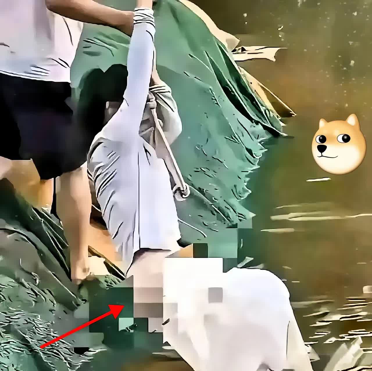 一觉醒来，出门旅游的都要谨慎了！山西五台山一女子在旅游时不慎落水，被营救上岸