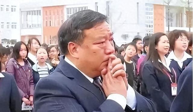 科学都无法解释！2008年，正在绵阳出差的叶志平，感受到剧烈摇晃的他疯了似的往