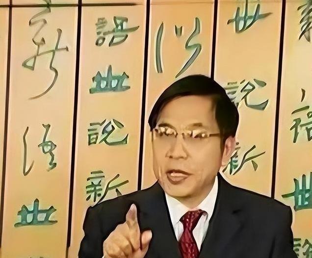 “中医不灭，天理难容？”中南大学的教授张功耀曾发起万人签名，要求取消中医药，这是