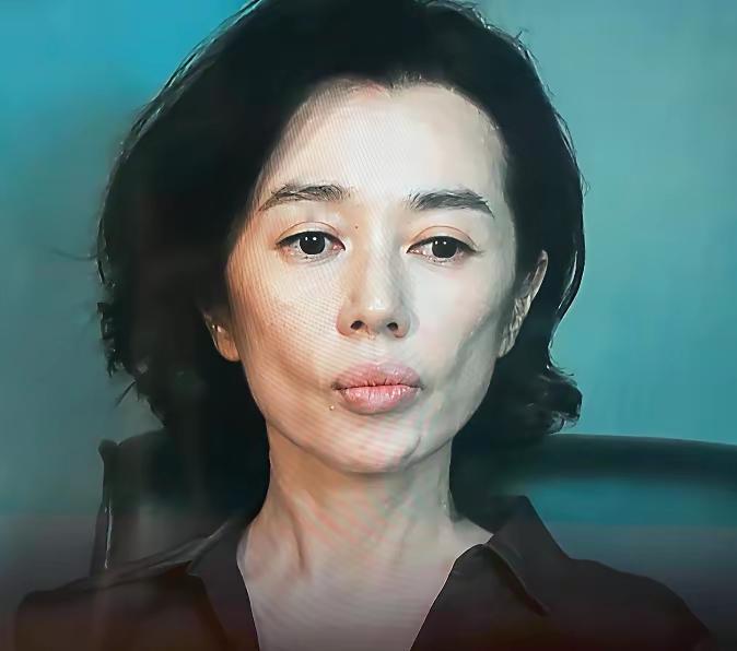 突然发现一个现象，骨架子大的女人真的不如骨架子小的女人抗老。看余男就知道了，
