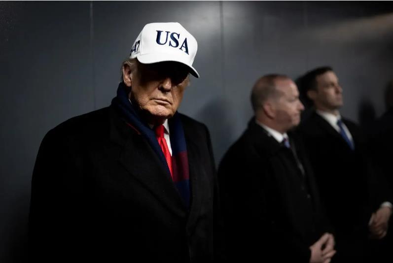 川普拒绝向泽连斯基提供任何安全保障乌克兰无法从美国获得安全保障，除非与