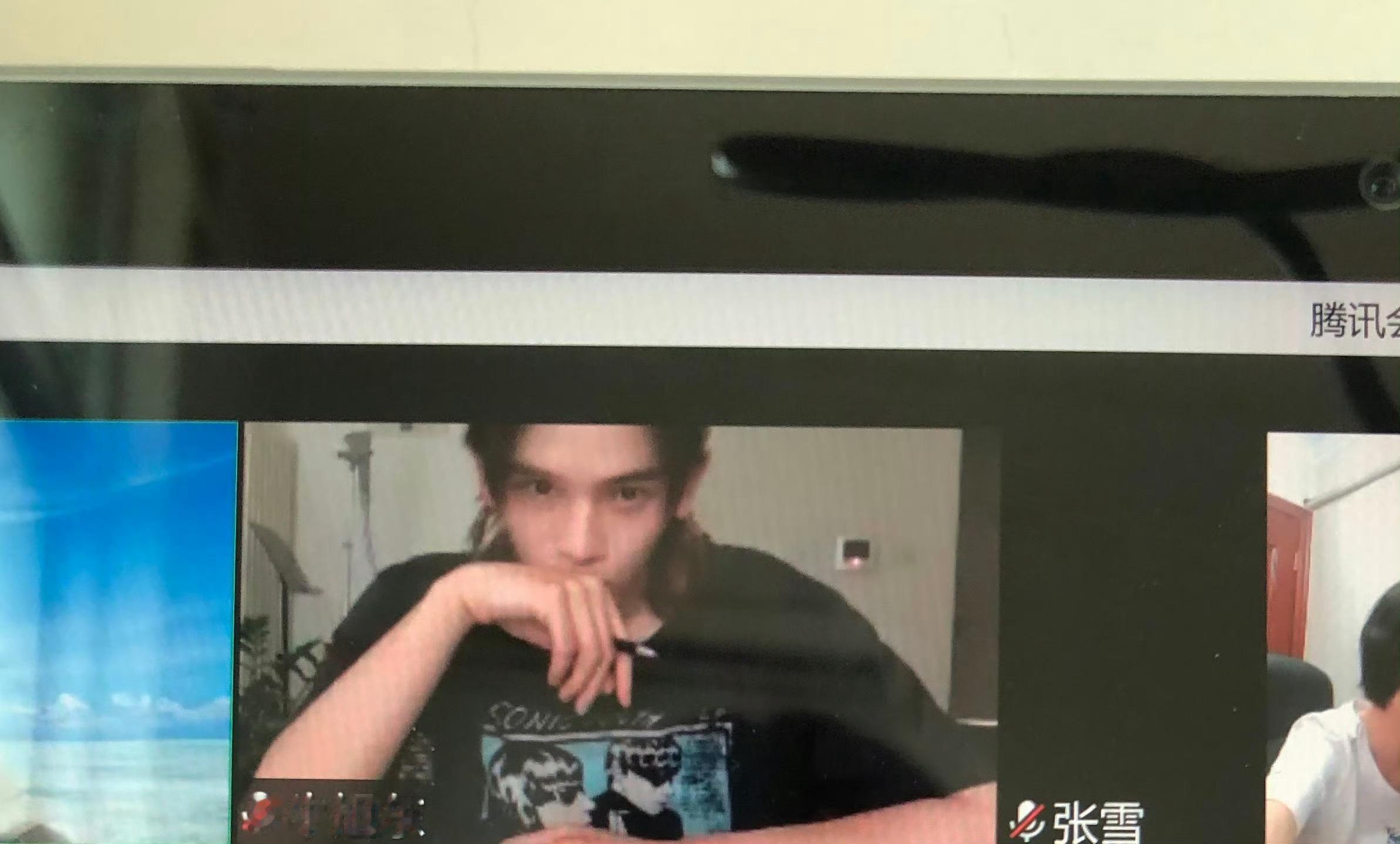 姚弛直播人气之前特别出圈的网课截图​​​