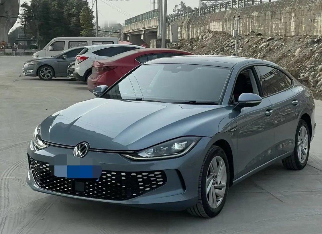 开车5个奇怪的现象，不知道大家有没有发现：1、跑完一趟高速后，明显感觉到自己的车