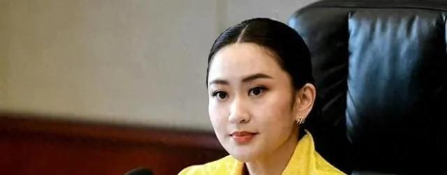洪森祖籍是广东潮州，他的祖先在清朝的时候，为了生计“下南洋”，最终流落到了柬埔寨
