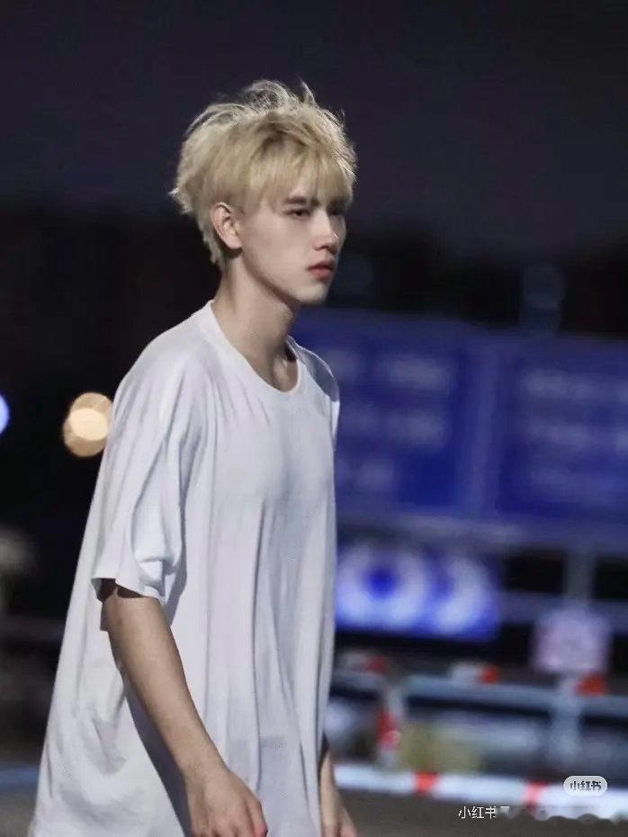 陈飞宇这是比李峋时期胖了得有二十多斤吧？