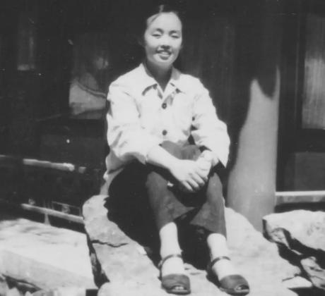 1960年，哈军工院长陈赓办公室冲进一个女孩，她大声问：“凭什么不录取我，我就要