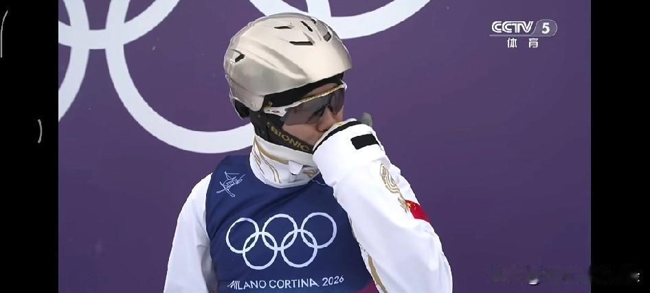 之前还以为徐梦桃老公是赘婿呢，没想到是个有实力且很爱她的ogg啊[大笑][大笑]