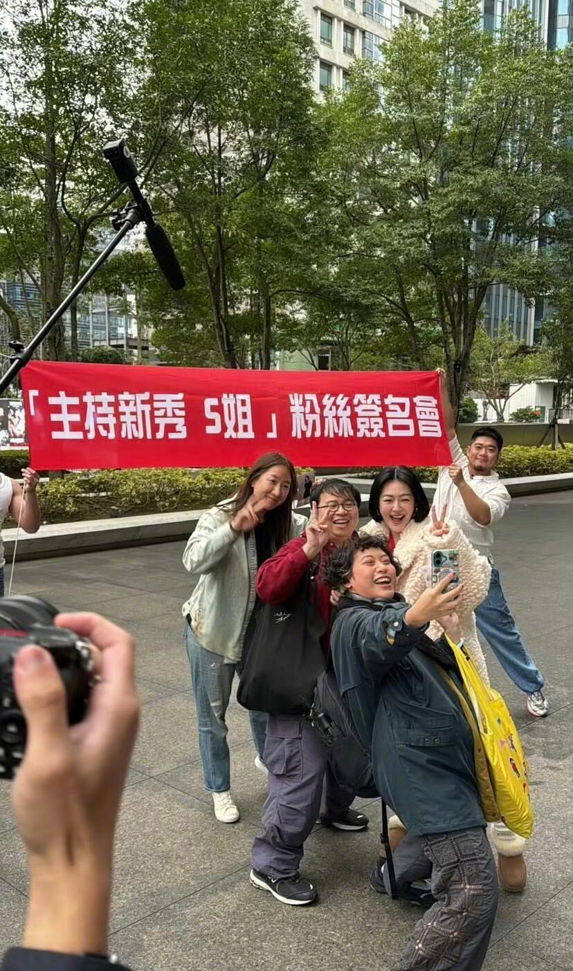 小s真不如离婚算了。这个许雅钧，除了让小s住上了梦寐以求的帝宝豪宅，其他方面