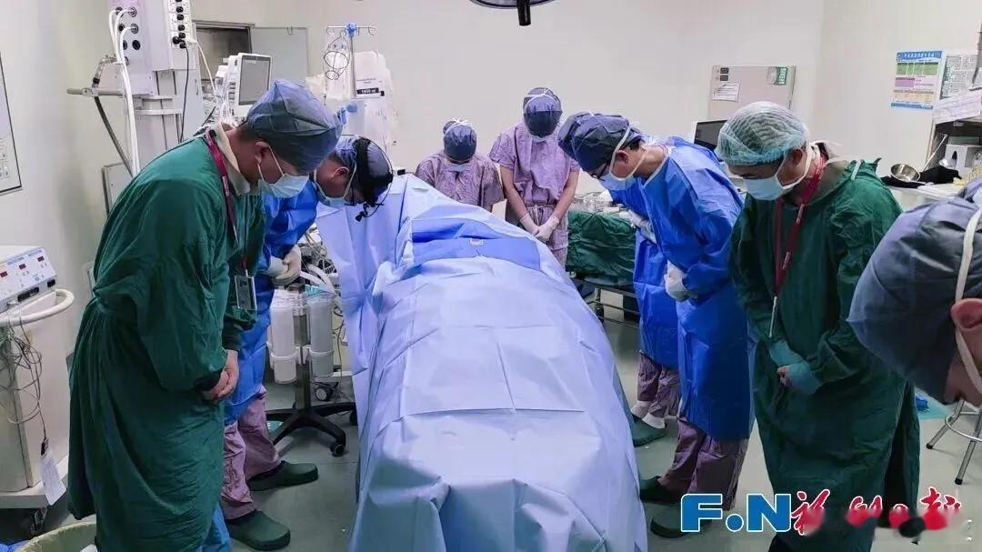止步25岁的阳阳，谢谢你据福州日报报道，8月3日上午，福州大学附属省立医院东街