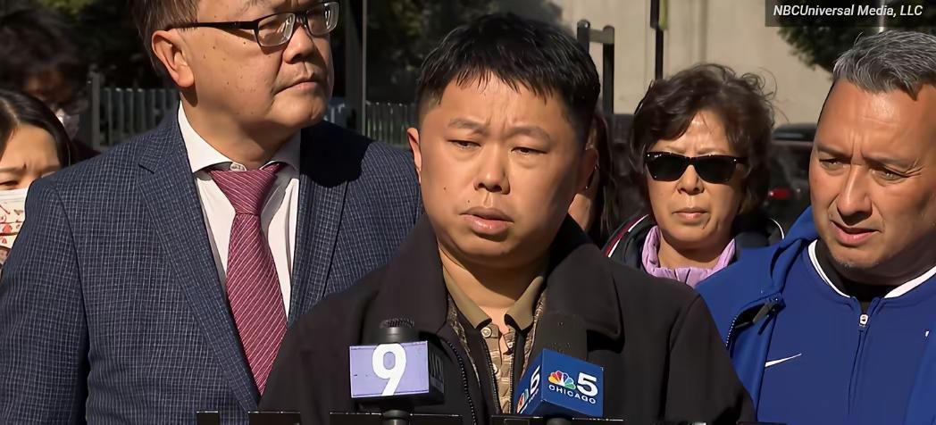 美国华人当街被抢。来，看看这张美国人的脸像是被欺负过的样子吗？如果不是他为什么要