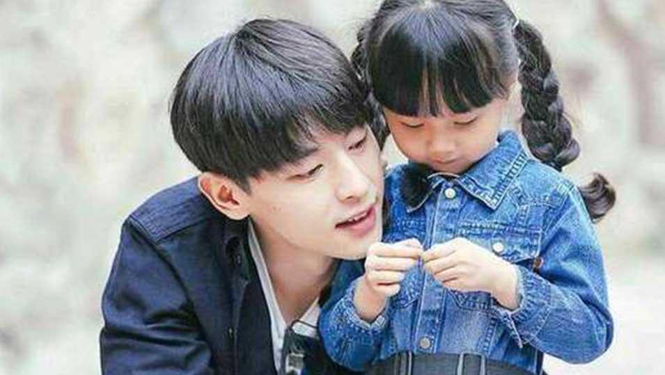 邓伦跟着张韶涵唱《阿刁》别有一番味道, 嗯哼