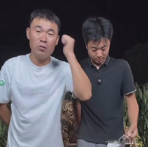 小故事！昨天半熟异常亢奋地宣布，一件事你们一个好消息，我打算卖蜂蜜和