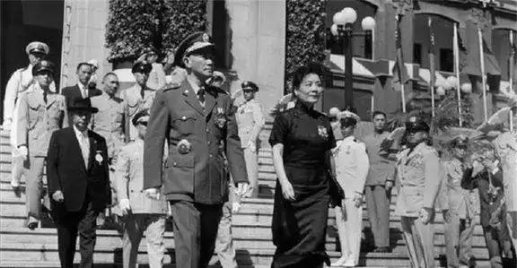 六十万士兵被禁婚三十年？蒋介石一道命令，让一代老兵终身无后。六十万大陆青年士
