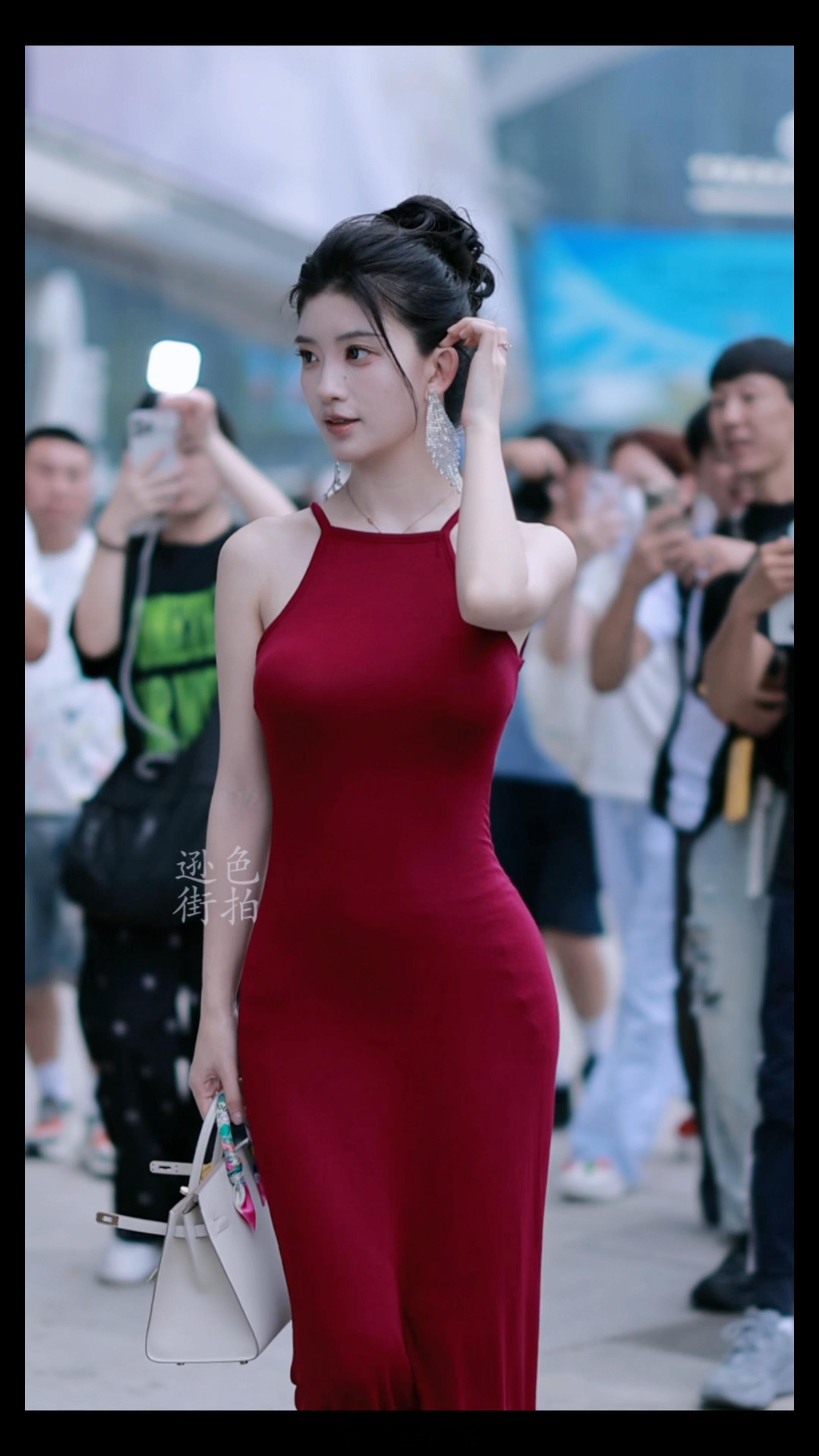 【成都街拍】周六，宝贝们早安！丨摄影拍照每日穿搭