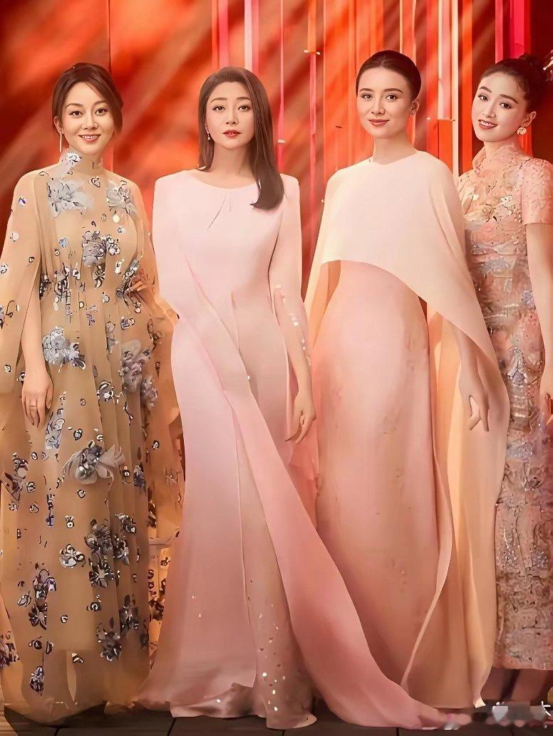 四大青衣闫妮：中国电视剧三大奖大满贯视后；1金鹰，1白玉兰，1飞天奖殷桃：中国电