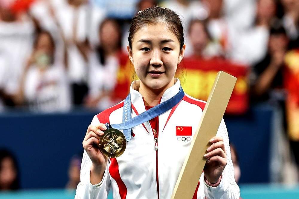 陈梦奥运戴的翡翠，成本才两三万？全网疯传那枚吊坠值百万，结果她爸直接爆了实