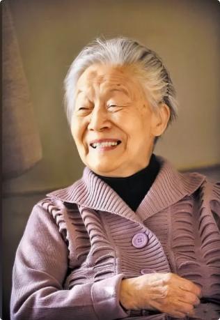 杨绛先生说：“真正的情人，是一辈子的灵魂伴侣。彼此有情，彼此有爱；彼此牵挂，彼此