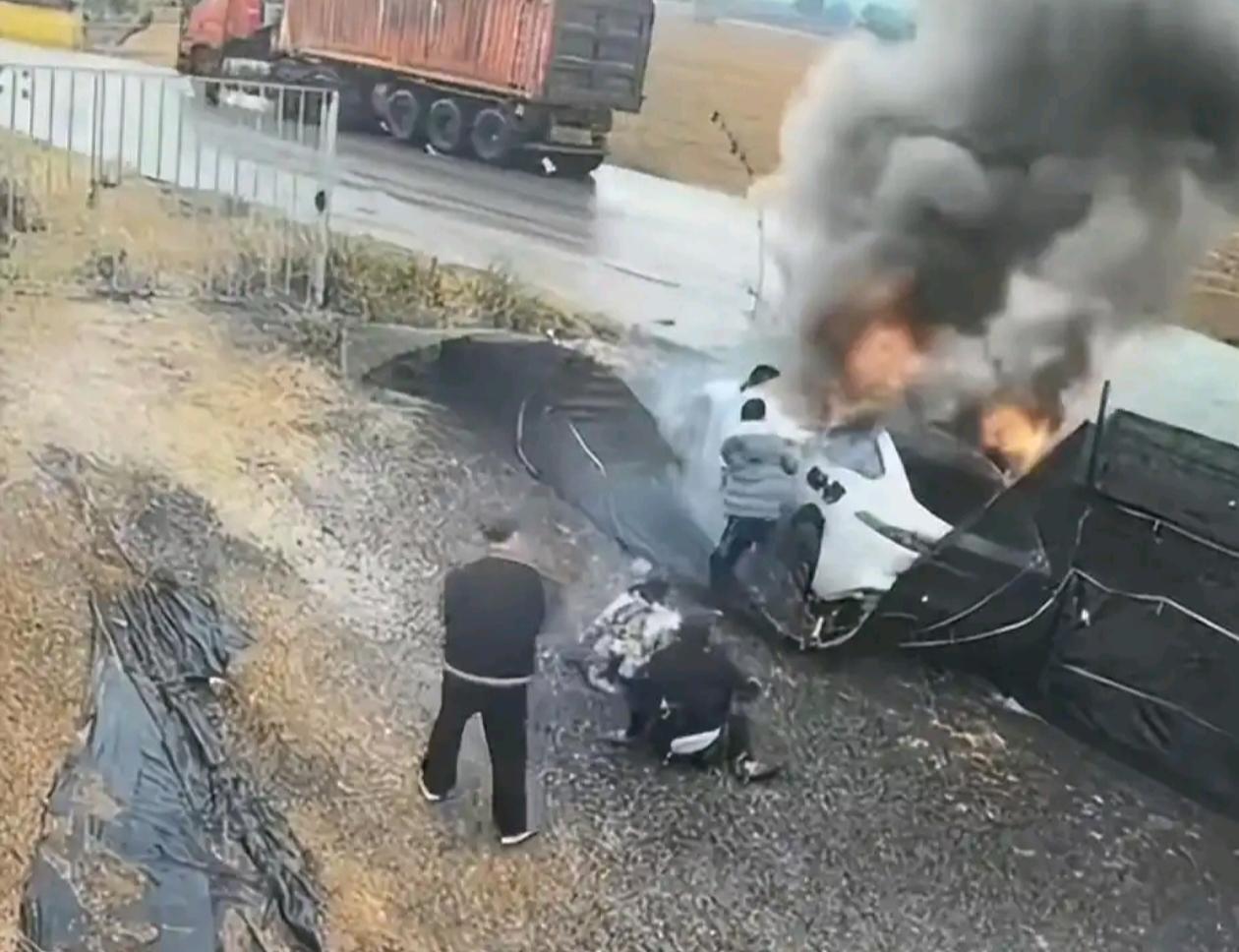 2025年3月云南文山发生的一起新能源车辆起火事故近日引发社会广泛关注。事发当日