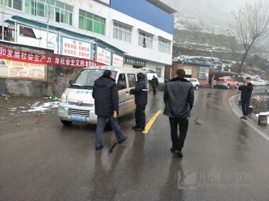 新民镇: 全面开展雪天道路交通安全检查