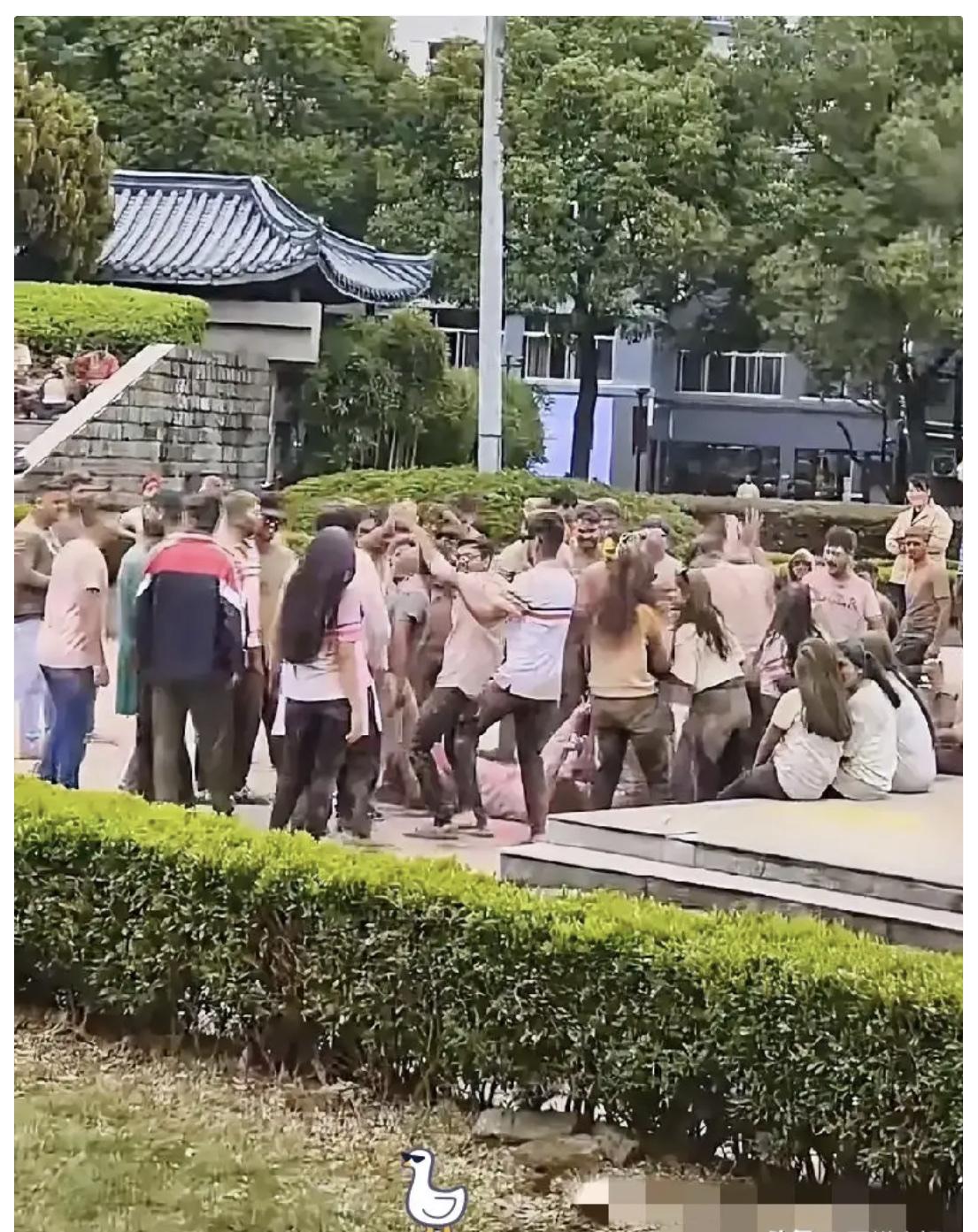 一觉醒来印度留学生要慌了最近中国大量涌入印度人以及在华留学生不愿回他们自己本