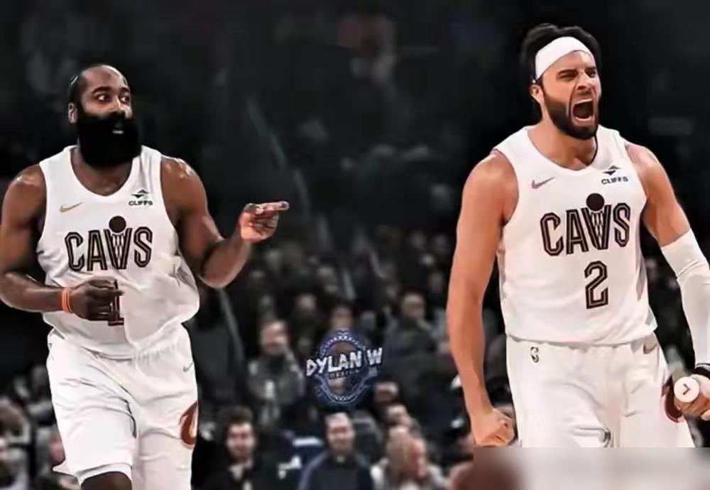 25分钟抢2个篮板，你敢信这是拿着14亿合同的中锋？全联盟的教练都在摇头。