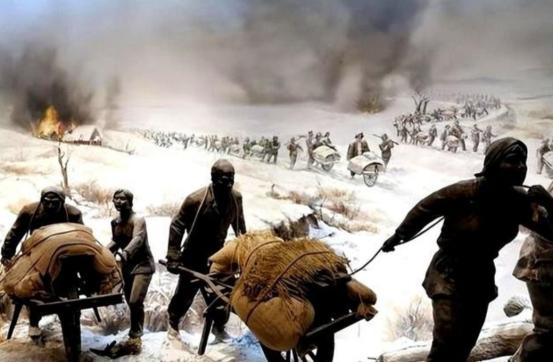 仗打到最要命的时候，粟裕给中央发电报，说能不能给每个战士搞半斤猪肉，五包烟，中央