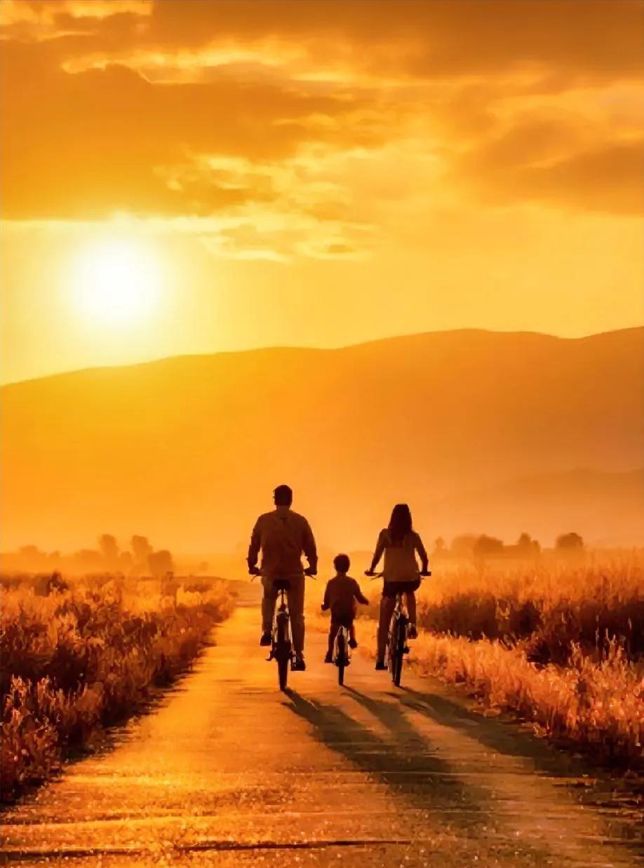 最揪心的一句话:“人性最大的讽刺:10万给儿女眼都不眨,1万给父母心乱如麻,儿