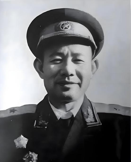 1951年夏，志司正在召开“第五次战役总结会”，彭老总突然指着第58师师长，喊：