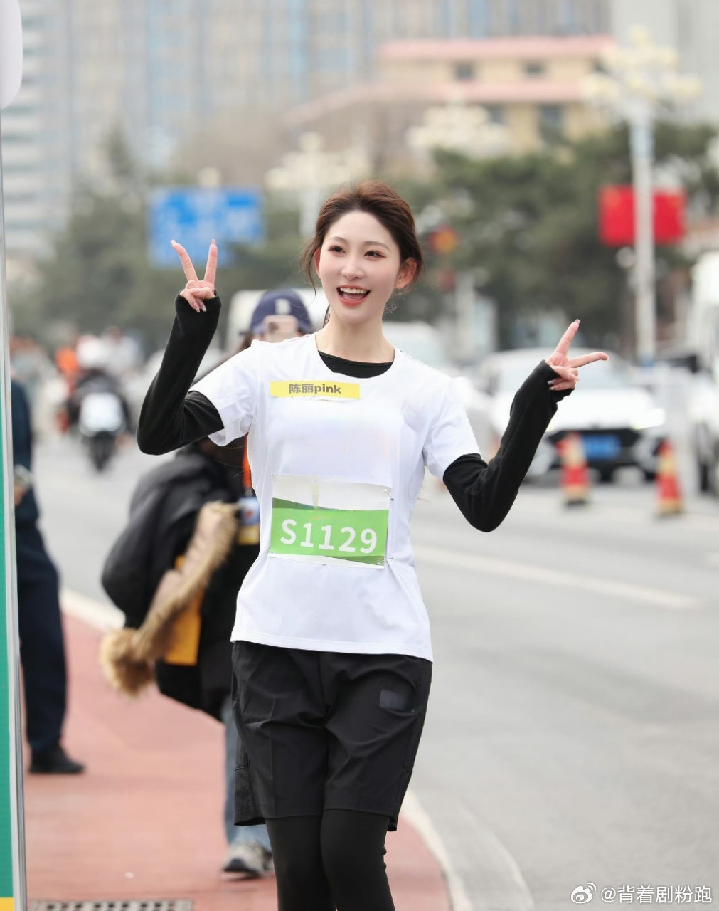 从西安的古韵城墙，到长白山的冰雪秘境再到青海湖的澄澈天境，从威海的浪漫海岸线到三