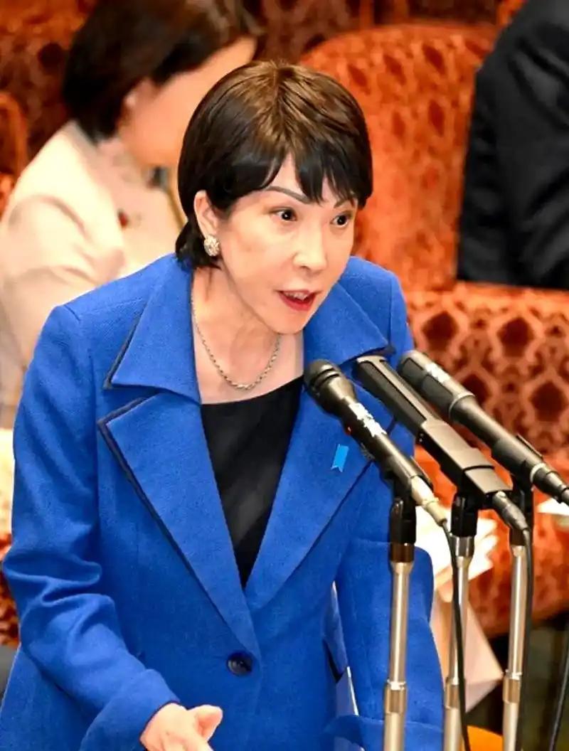 谁是软柿子谁是纸老虎？李在明强硬回击高市早苗在东亚政治舞台上，高市早苗关于独