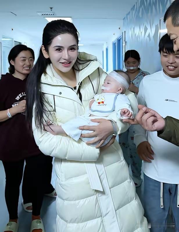 楠姐是真清醒，说压根不想做网红，这番话听完太戳人了。她说500万买豪车也就代代