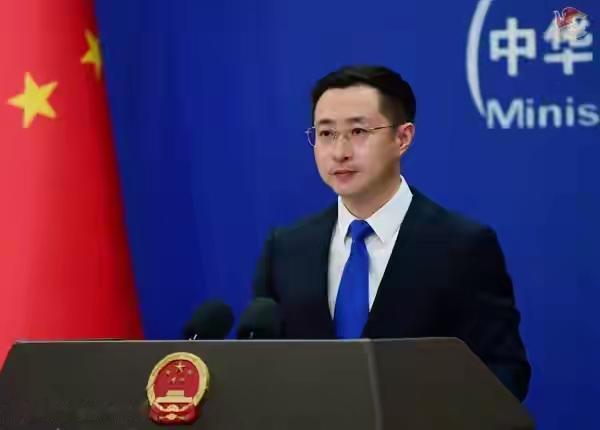 既有威逼恐吓又有利诱，可以说美国对中国什么招都用，中国对美国丝毫不怕，就是要针锋