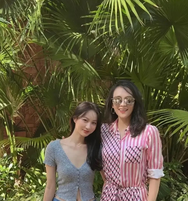 终于知道，汪峰为什么离婚了。[吐舌头咯][吐舌头咯][吐舌头咯]