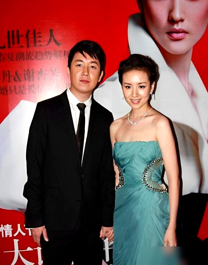 潘粤明和董洁这事，终于算有了个好结果。17岁的顶顶，现在选择搬去和爸爸潘粤明住，