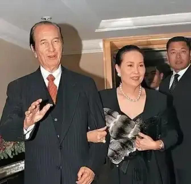 60岁没娃，她让赌王遗产翻3倍何超琼把父亲留下的烂摊子，变成印钞机。202