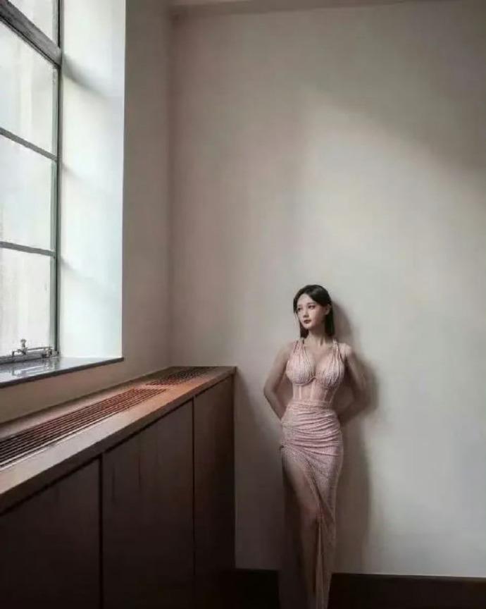 李一桐竟然这么大了吗，这身材让人不敢相信