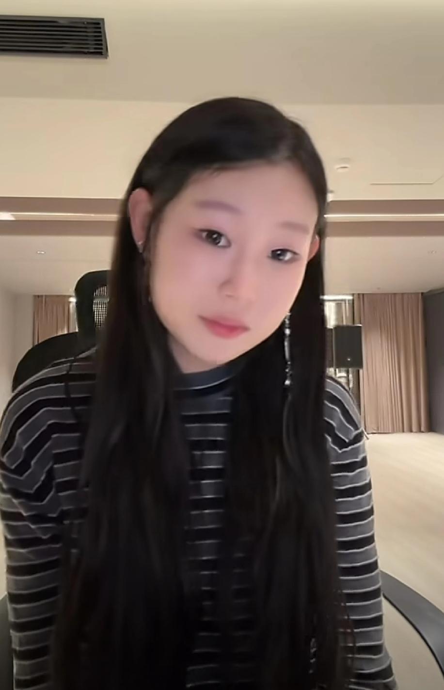 同样是背景很强的星二代，为什么姚安娜口碑越来越好，沈佳润却越来越差？原因很简