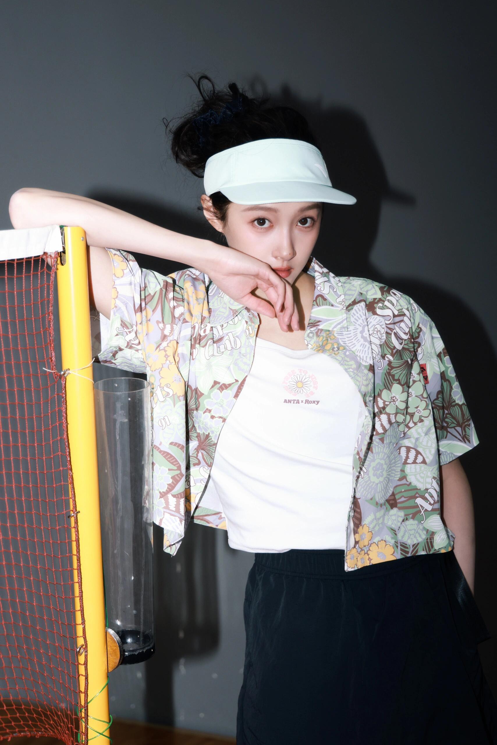 关晓彤李昀锐对视憋笑关晓彤晓彤从小美到大啊​​​