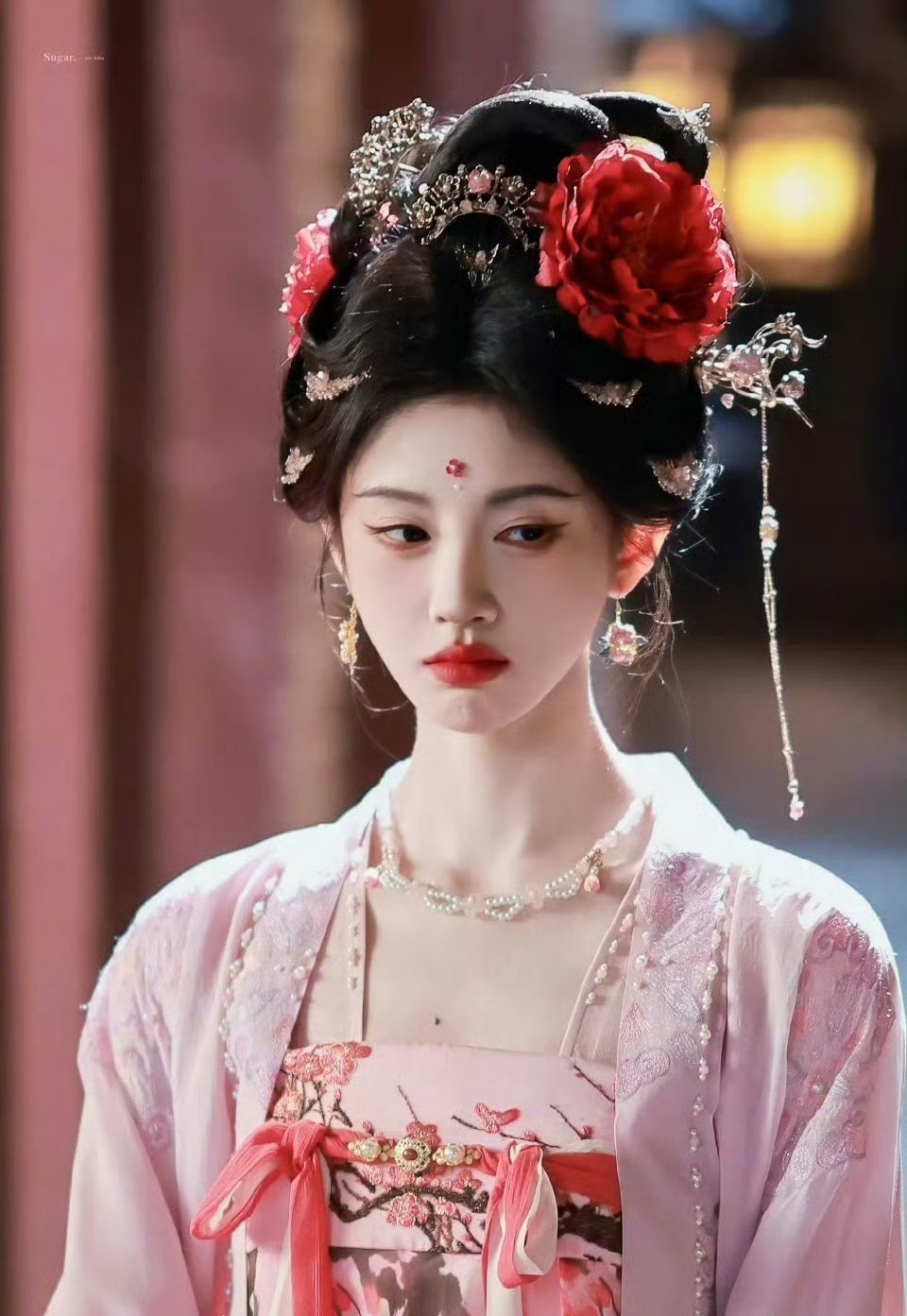 特别想看鞠婧祎的露芜衣，每个造型都好漂亮郭敬明说月鳞绮纪定剪了​​​