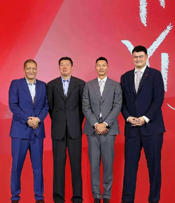 这么一看 姚明也不是很高啊