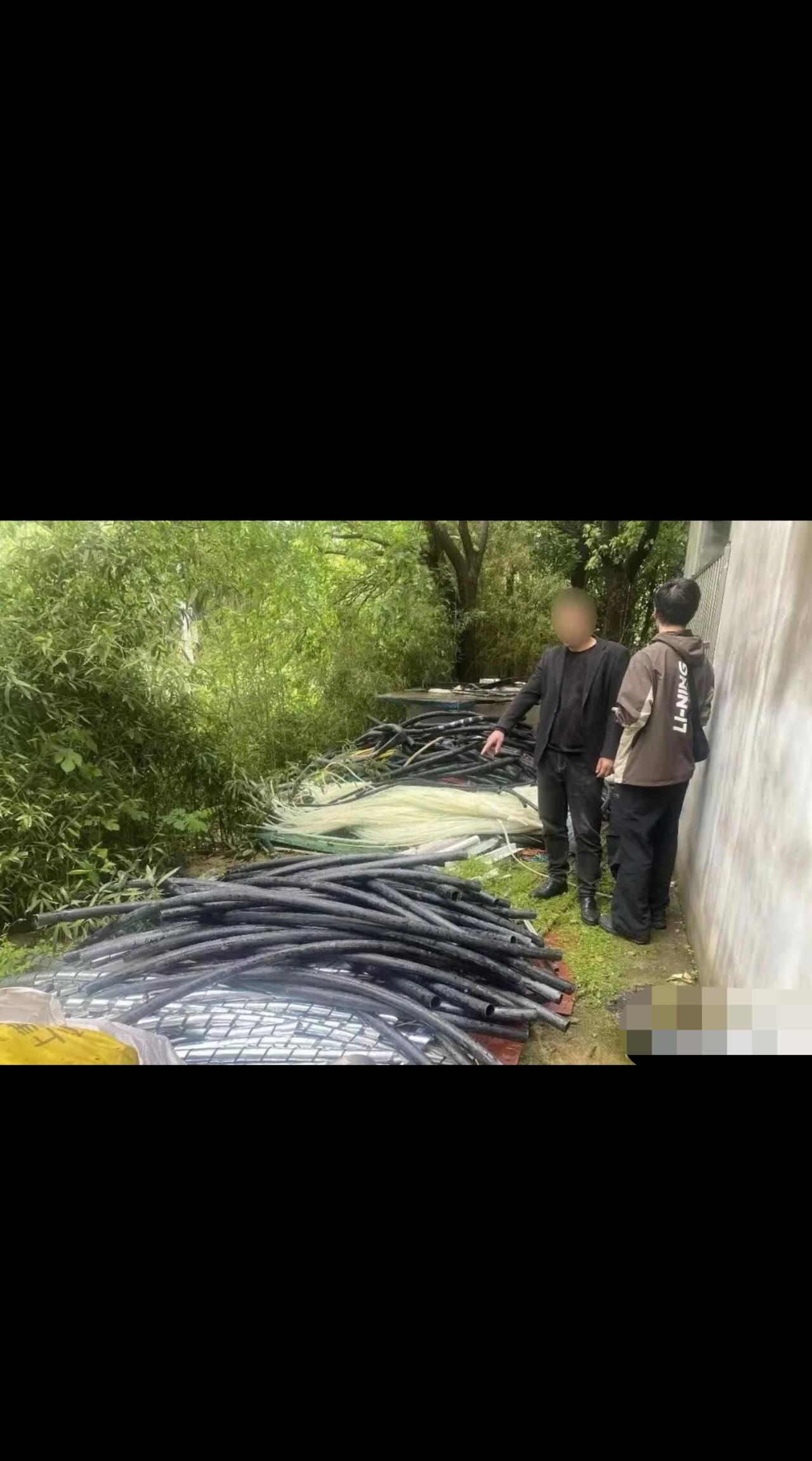 “反派死于话多！”浙江温州，一工地100多米电缆被偷，损失20多万元，民警赶到现