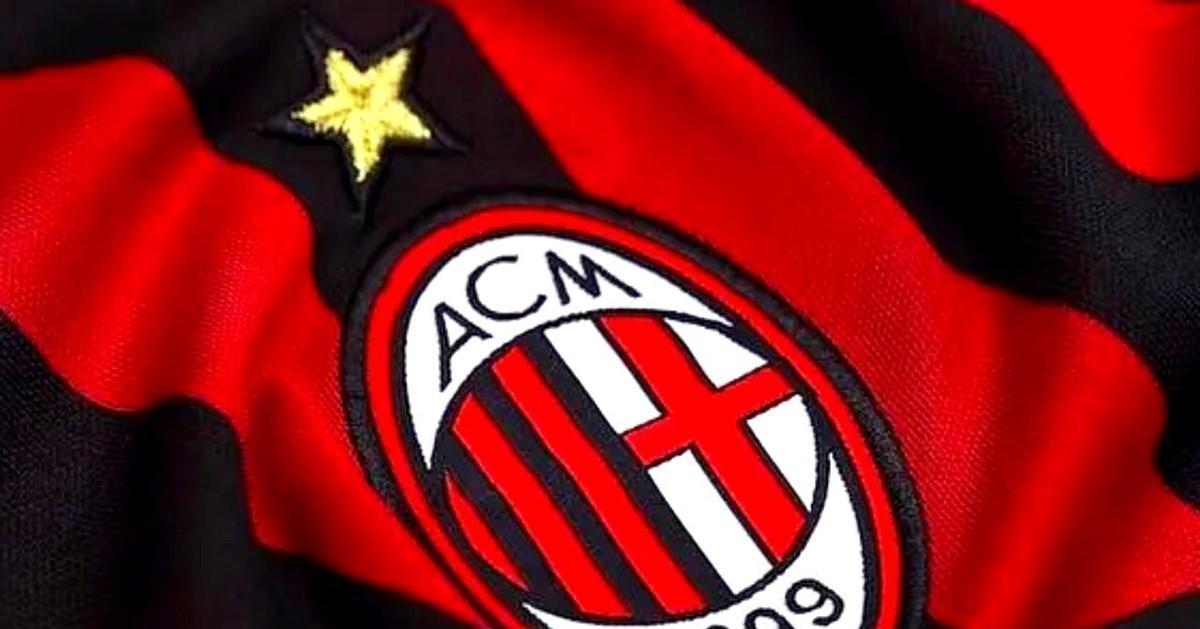 意甲积分表在撒谎。榜首三队只差一场球，但真正的战场在战术板上。阿莱格里把尤文