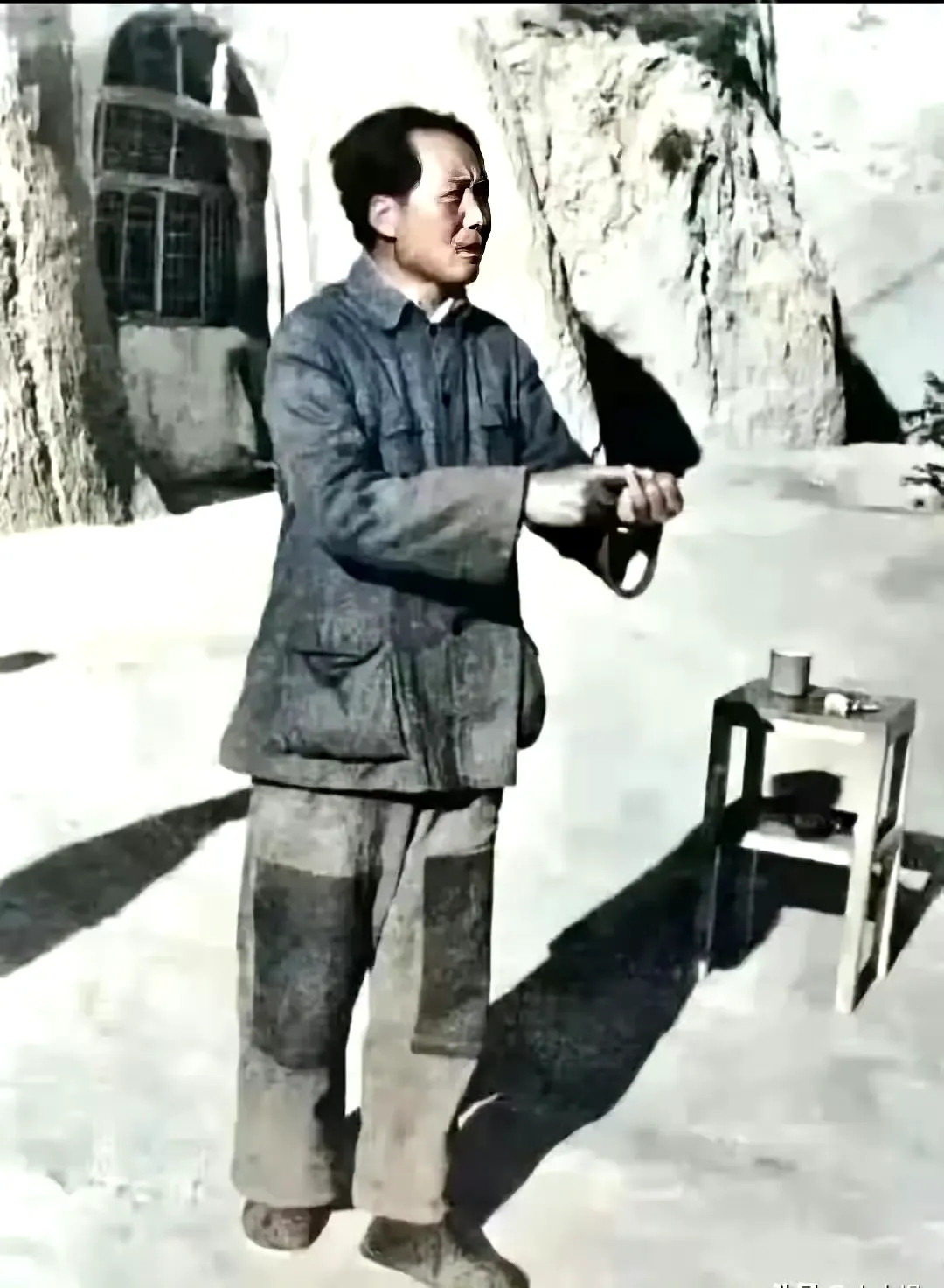 我们崇拜教员，但不是盲目崇拜！