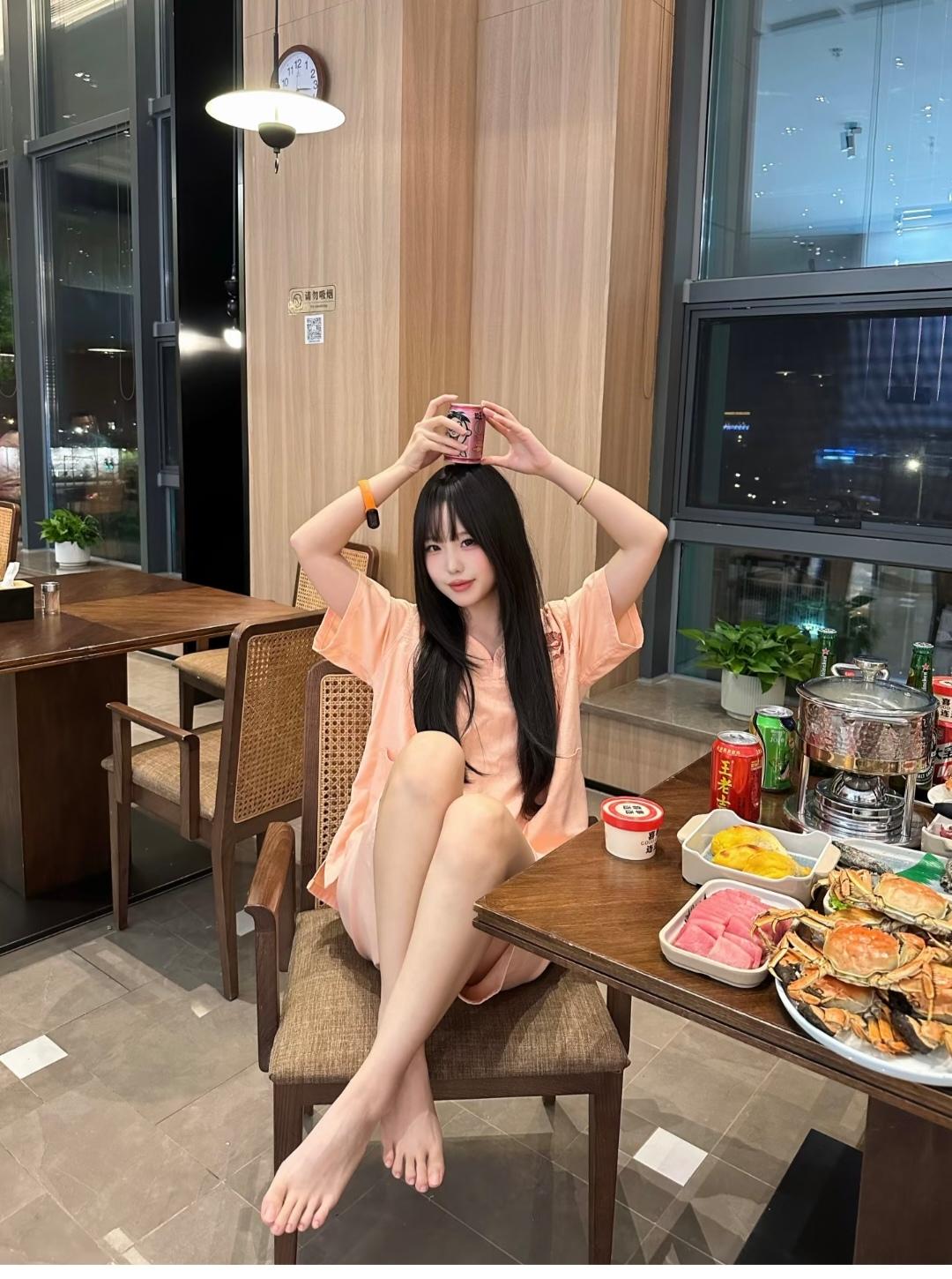 美中不足，二脚趾头有点长。