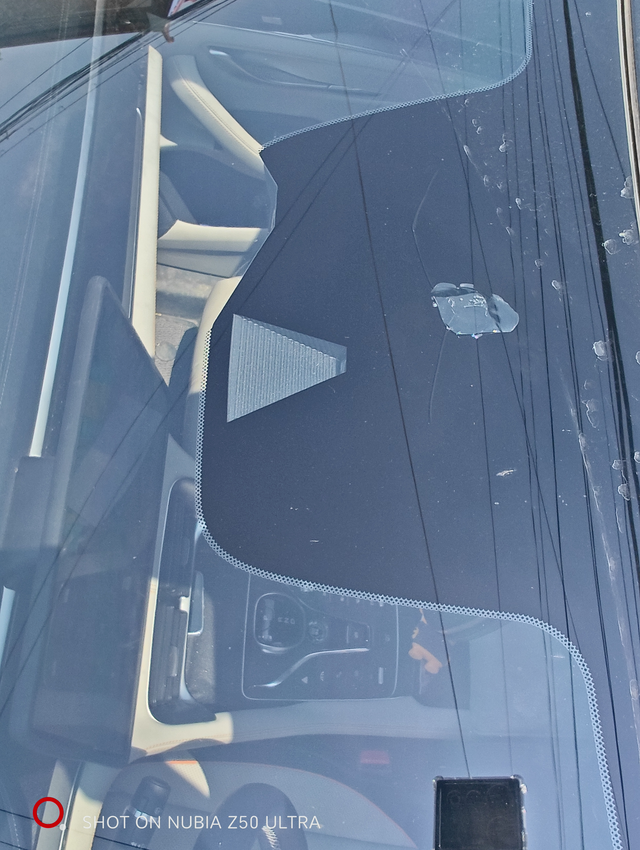 后视镜的设计缺陷因为后视镜换整个挡风玻璃