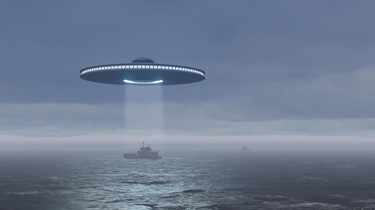 特朗普又拿UFO说事：美国政府的"UFO牌"，打的是什么算盘？最近呢，特朗普