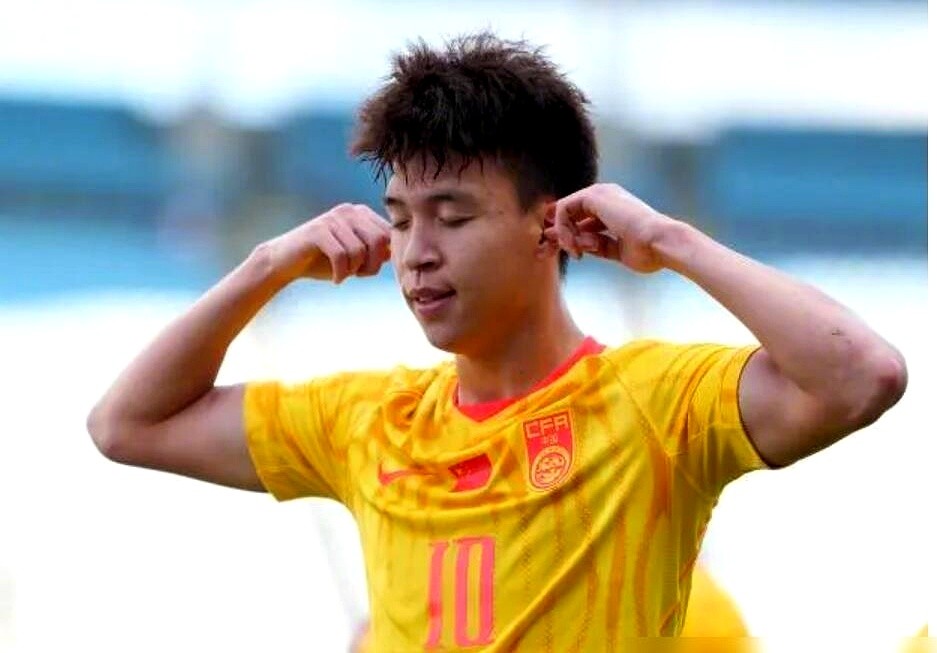 “同样一秒钟，人家能做出三个选择，我们只能做出一个。”亚运男足1比2输给韩国队后，队员王钰栋在采访里