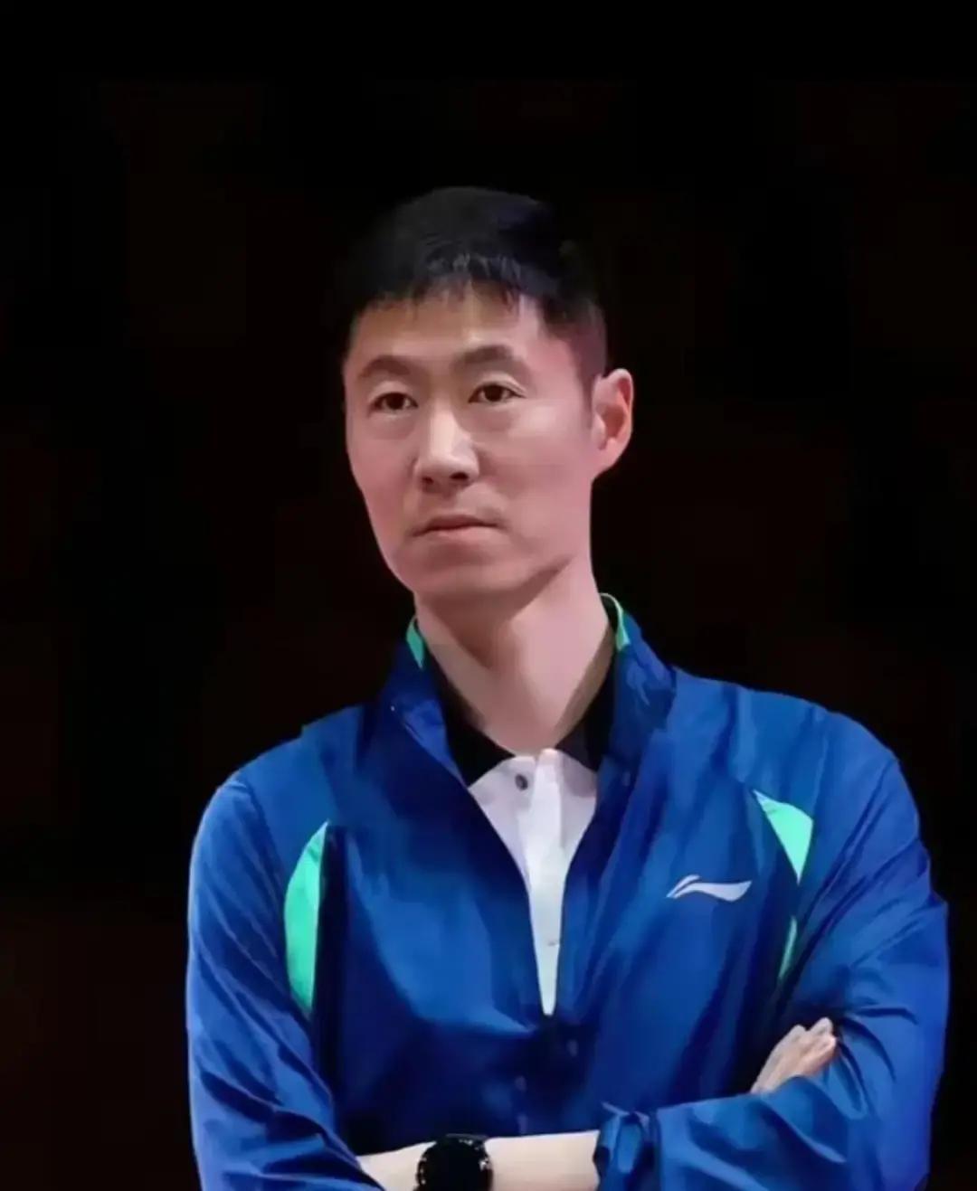 别再信世界排名了，国乒真正的危机就藏在这个数字里。世界第二的林诗栋，在重庆手握赛