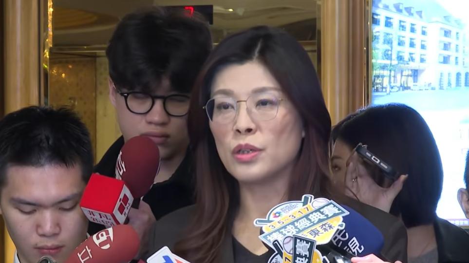 柯文哲提比民调郑丽文：蓝白协调针对民众党前主席柯文哲担任张启楷嘉义市长竞