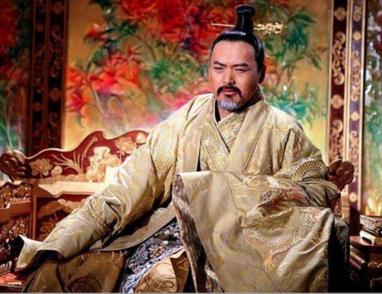 公元904年八月，洛阳朱温在梁王府大摆宴席，派人请来了唐昭宗的九个儿子。这九